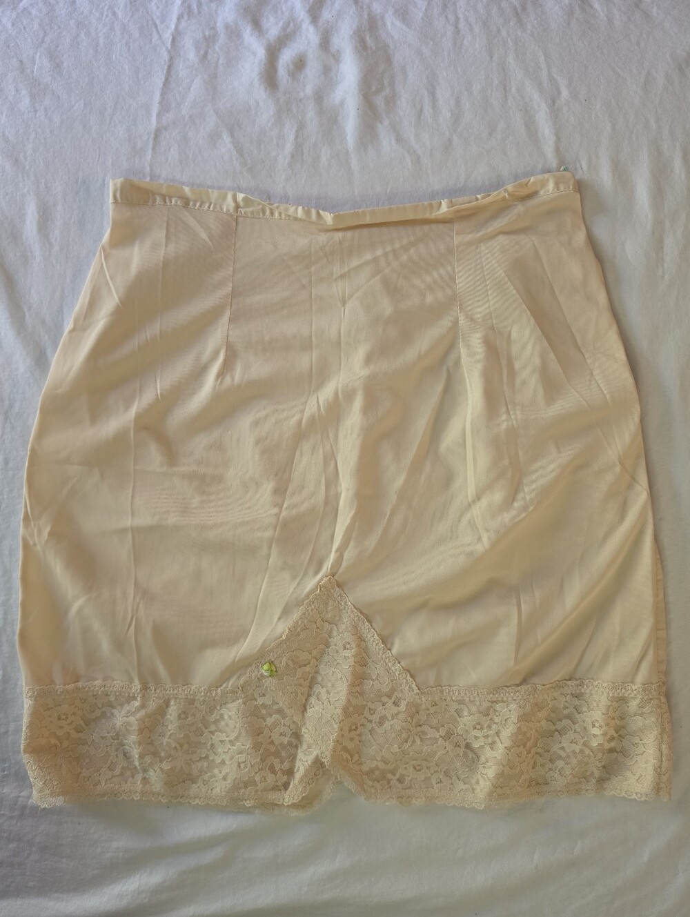 Vintage Vanity Fair Nude Beige Lace Trim Half Slip Skirt Side Zipper Small